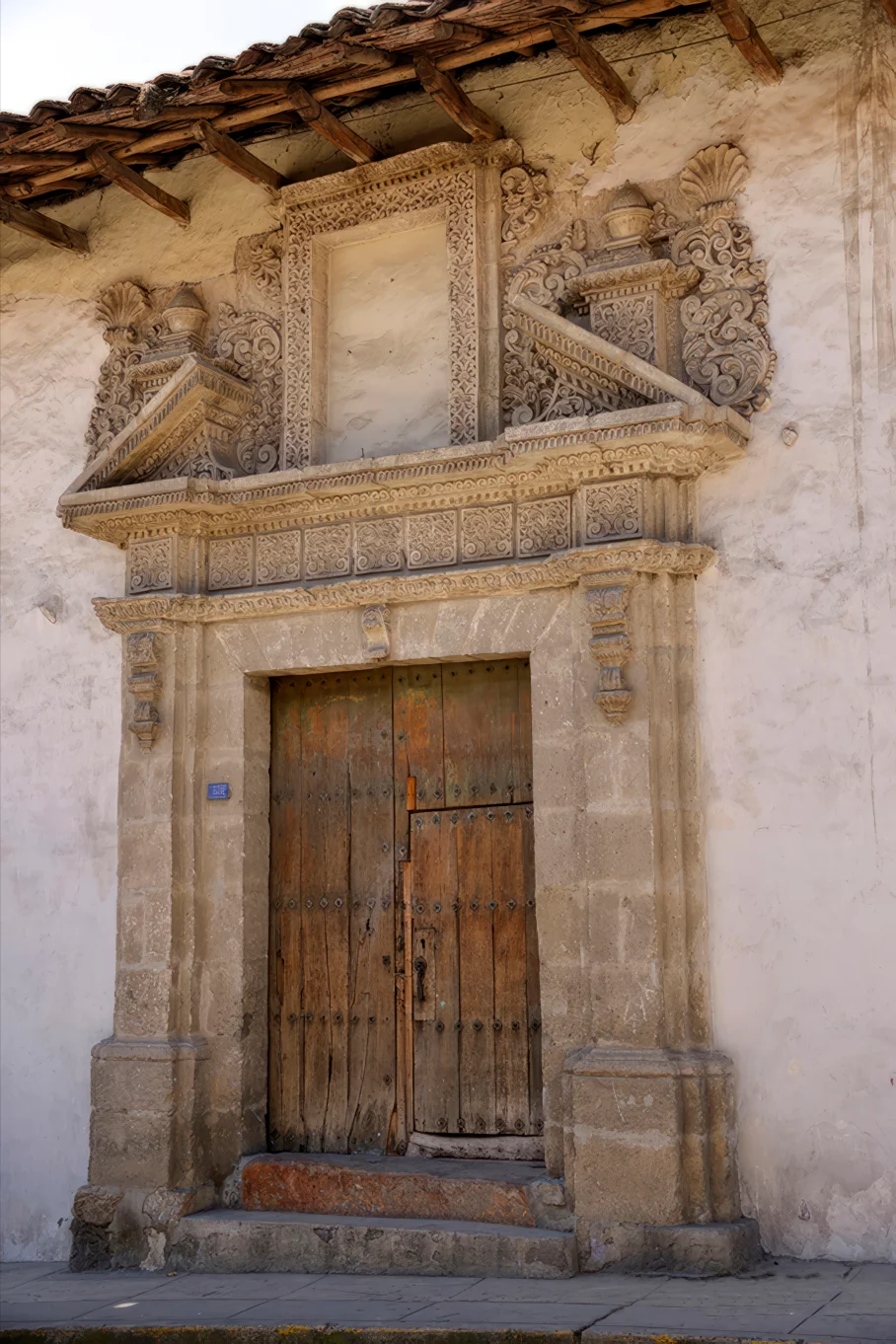 PORTADA DE LA CASONA BERNAL